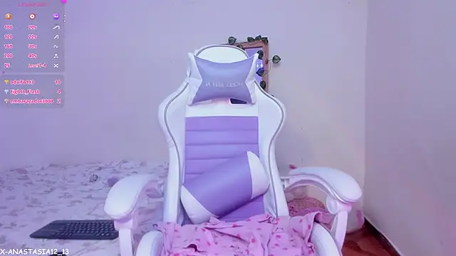 Anastasia1213 Adlı Modelin Canlı XXX Sohbeti