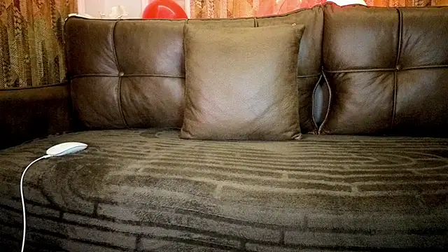 MiaRouge Live XXX-chat