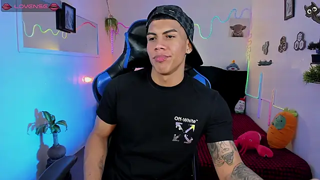 Pokazy przed kamerką – Damian_latinxxx