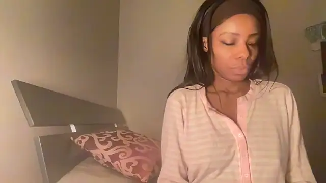 Peachyz69 Adlı Modelin Canlı XXX Sohbeti