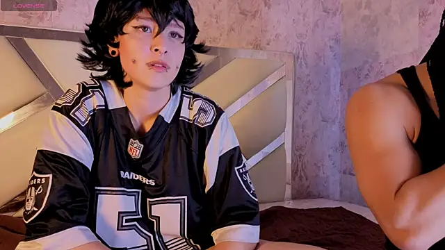 Benny_and_Mark's Live XXX Chat