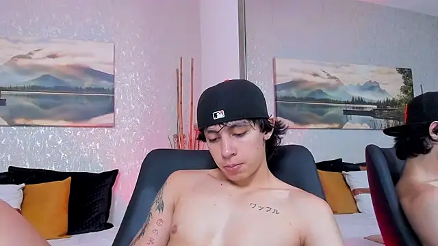 Czat XXX na żywo – Tyler_durten