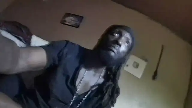 EYEzIAM's Webcam Show