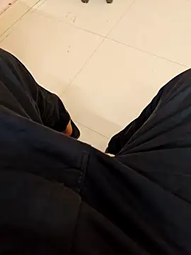 Rk3BULL 即時 XXX 聊天