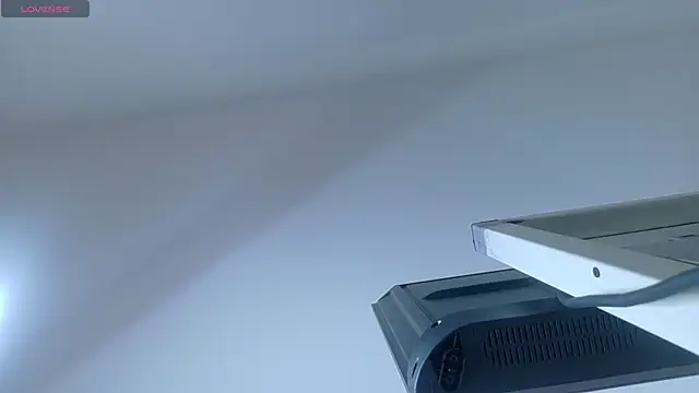 EmmaLou__ live XXX chat