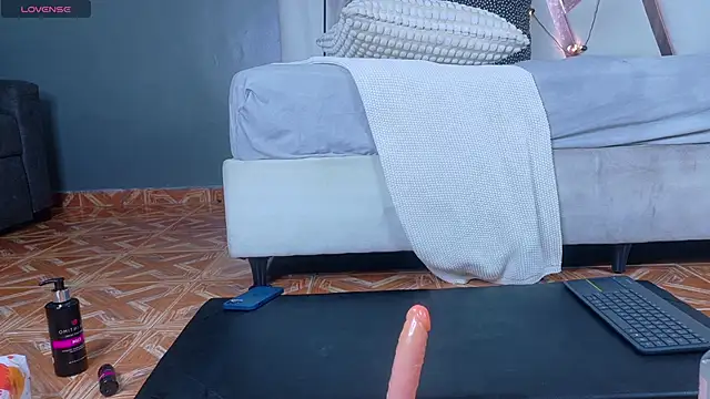 Show de EmmaLou__ na webcam