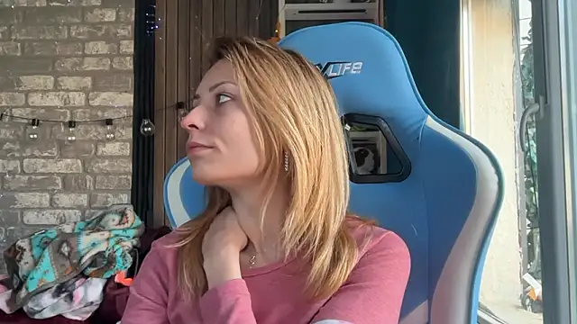 karo123421's Live XXX Chat