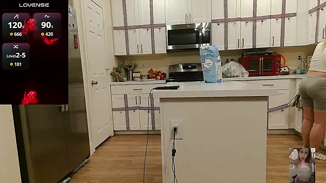 Blondiewithanass Live XXX Chat