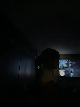 Isabella-Teen Adlı Modelin Canlı XXX Sohbeti