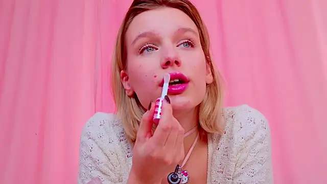 Pokazy przed kamerką – MeowthLilu