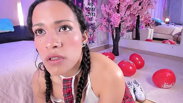 EmmaWilliam1 Adlı Modelin Canlı XXX Sohbeti