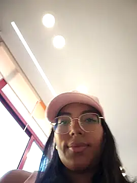 SheenaBrooke Adlı Modelin Canlı XXX Sohbeti