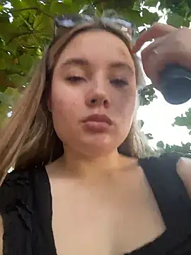 Chatroom XXX en direct de VineraSweet