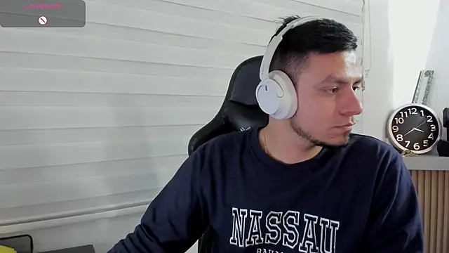 Chat +18 de Rick_Adams ao vivo