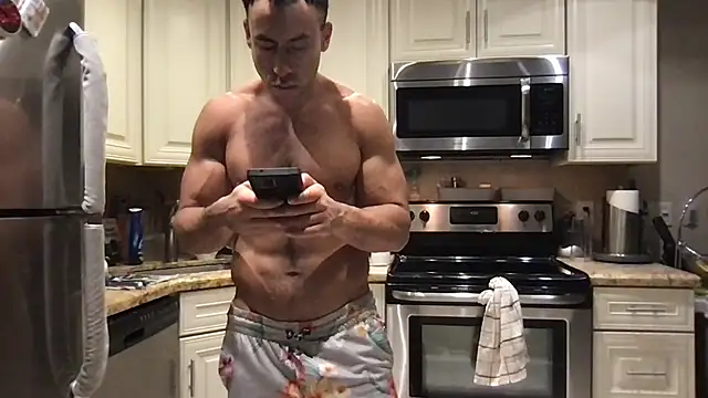 Chatroom XXX en direct de BigGuyMuscle