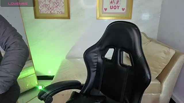 Chatroom XXX en direct de _mila_sweet_v