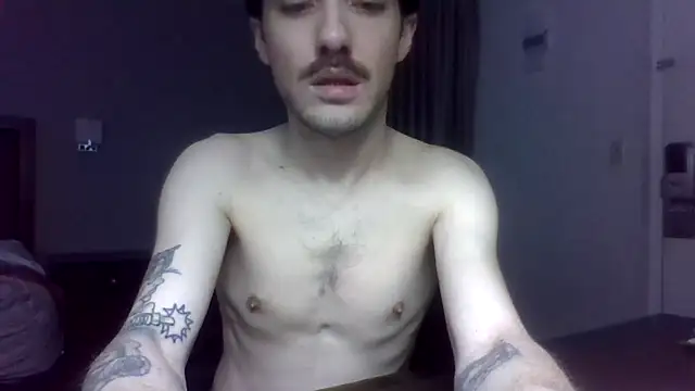 Jbenz420: διαδικτυακό σόου στην κάμερα