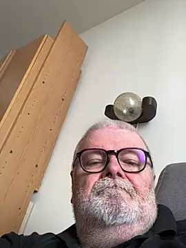 Chatroom XXX en direct de petvarad