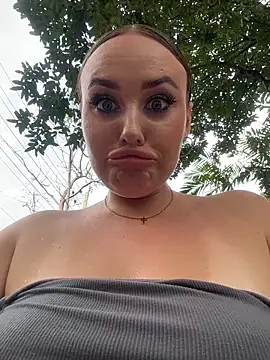 KiraSunshine Chat XXX live