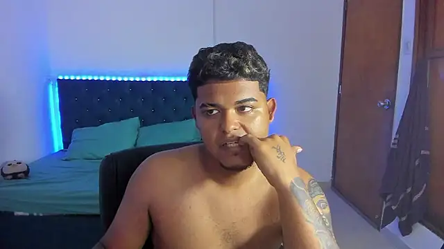 jordan_colman: δ ιαδικτυακό σόου στην κάμερα