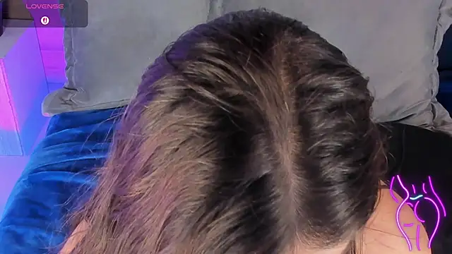 MiaKay1 – Naživo XXX chat