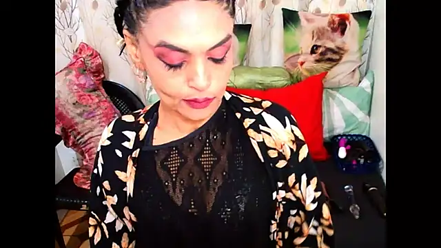 Indian_Blaze00 Adlı Modelin Canlı XXX Sohbeti