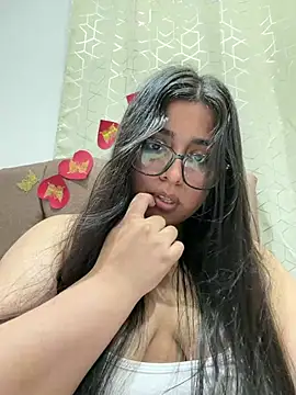 virginbrunette99 Adlı Modelin Web Kamerası Şovu