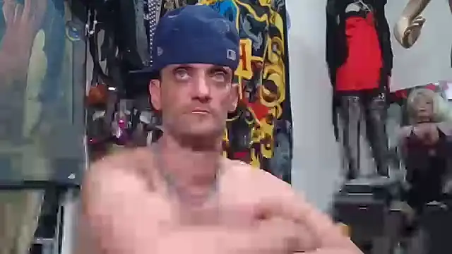 slinginbigD Adlı Modelin Canlı XXX Sohbeti