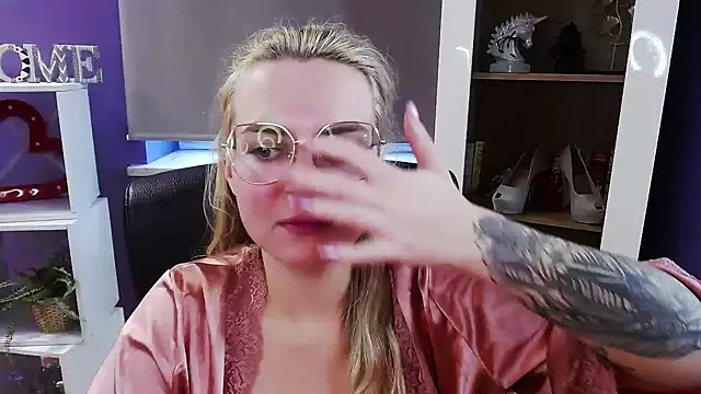 Онлайн чат XXX Zoey_Erotic