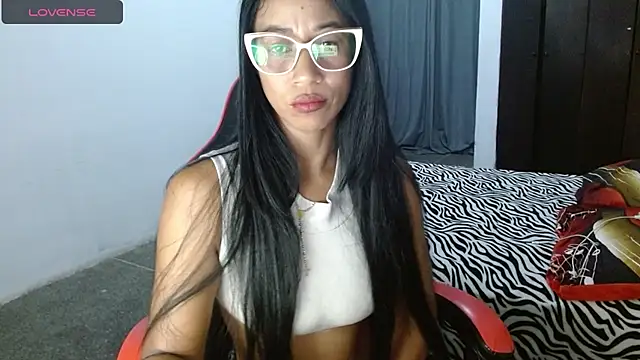 Вебкам-шоу Emiliklauss22