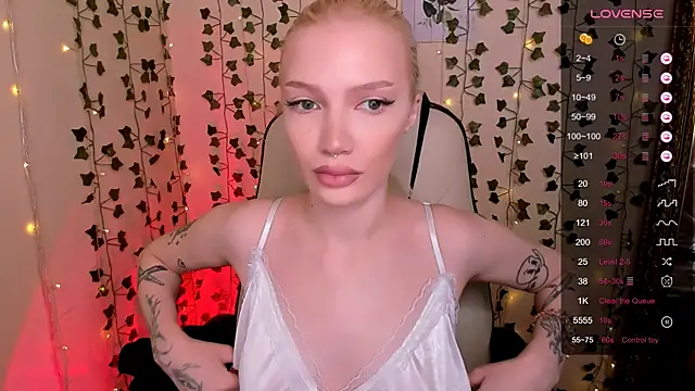 AnyaTaylor_: онлайн-секс-чат