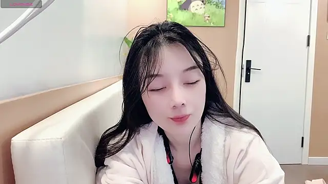 AKiKi711 – Naživo XXX chat