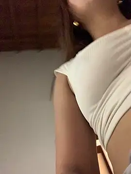 Lunara_Vall – Naživo XXX chat