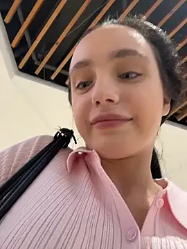 MiaTee – Naživo XXX chat