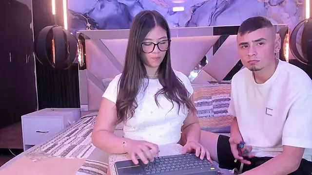 ChloeandAdam Live XXX Chat