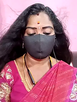 tamilammukuttyy: διαδικτυακό σόου στην κάμερα