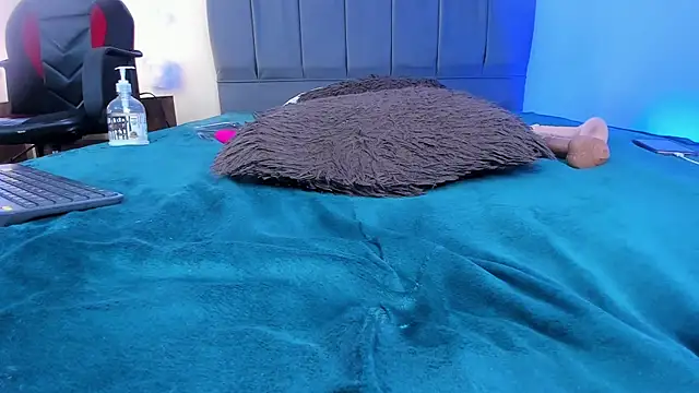 Lucerop_ – Naživo XXX chat