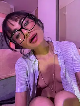 _Lucycherry – Naživo XXX chat