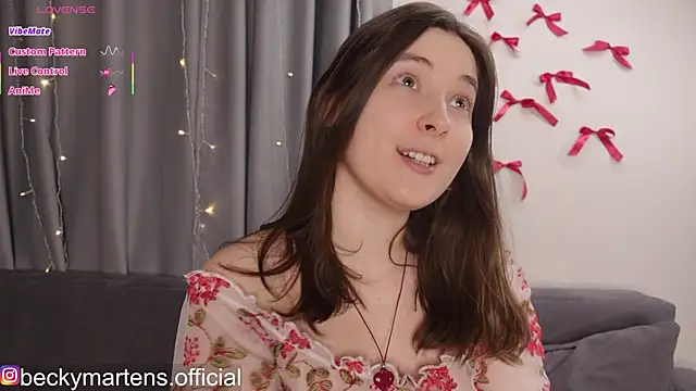 BeckyMartens 现场XXX聊天