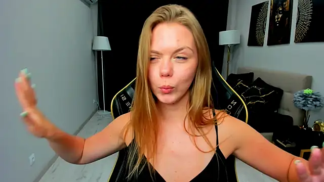 Strawberrye – Naživo XXX chat