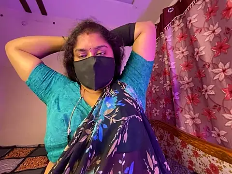 LouleyRanii – Naživo XXX chat