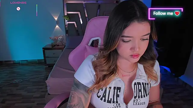 lunaarose's Live XXX Chat