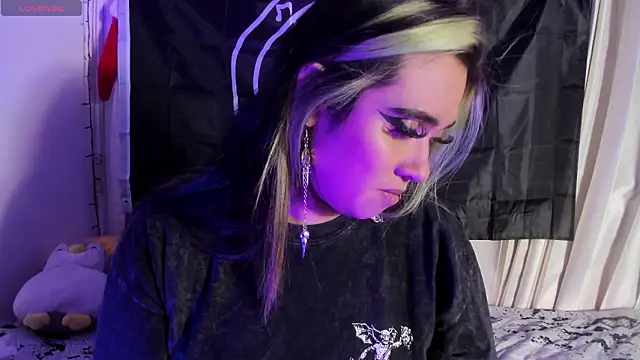 Lilith_Zenith_ Adlı Modelin Canlı XXX Sohbeti