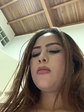 Lunara_Vall Live XXX-Chat