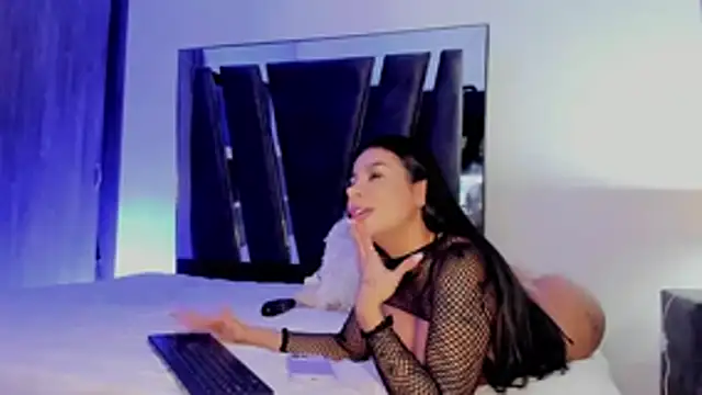 HollyEvanz Live XXX-Chat