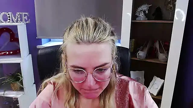 Онлайн чат XXX Zoey_Erotic