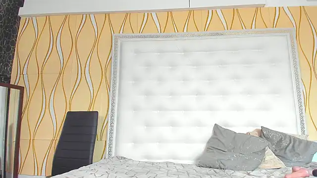 Онлайн чат XXX karissia