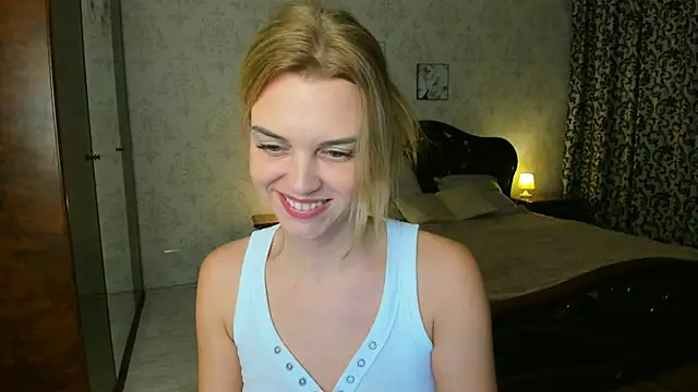 LunaFlinn's Live XXX Chat