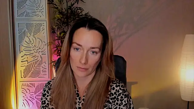 RebeccaMartinez Adlı Modelin Canlı XXX Sohbeti