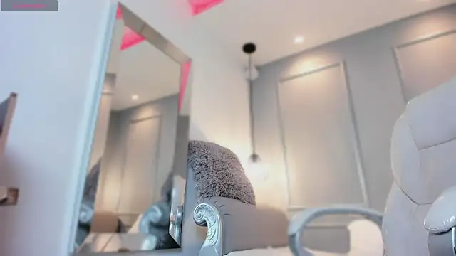 MiaSmit_n Webbikameraesitys